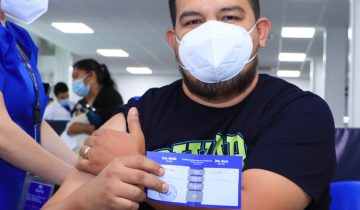 Vacunación avanza favorablemente en El Salvador