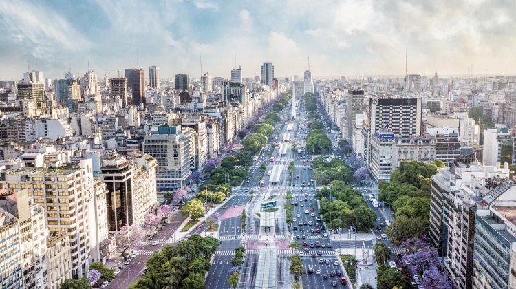 Argentina registra inflación de 3,5% en octubre y acumula 41,8 en el año