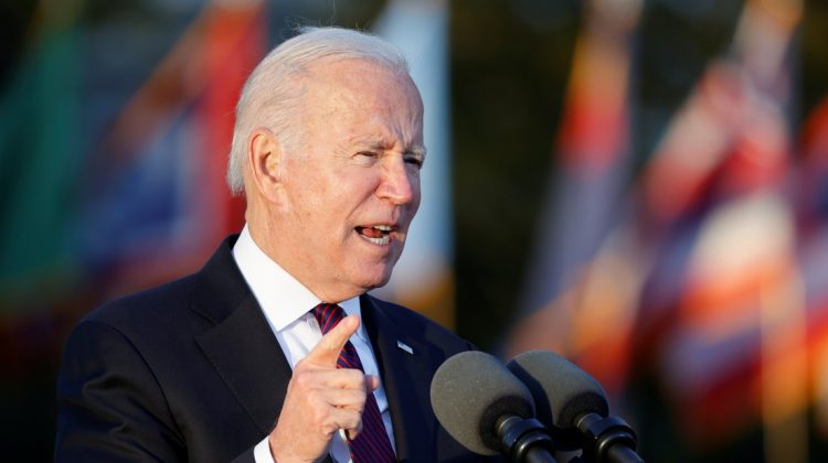 Joe Biden transfiere su poder a Kamala Harris