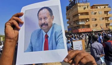 El ejército de Sudán reinstala al primer ministro Hamdok después de un acuerdo