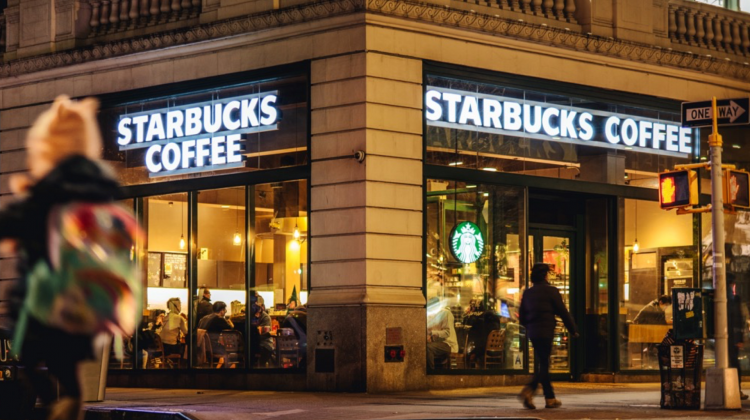 Starbucks sube sus precios nuevamente