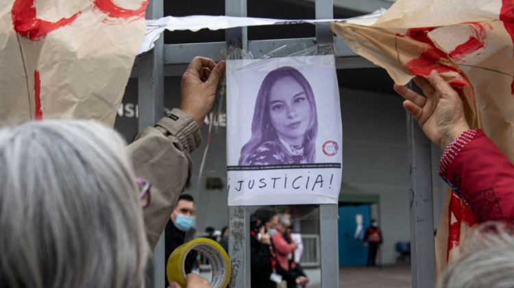Periodista chilena muere dos semanas después de recibir impacto de bala durante manifestaciones