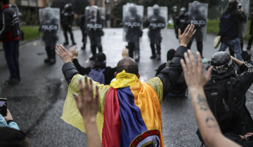 Protestas en Colombia provocan disturbios con la policía