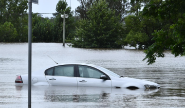 Miles de personas evacuadas por inundaciones en Australia