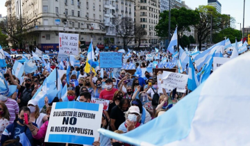 Argentina conmemora Día de la Independencia en medio de protestas